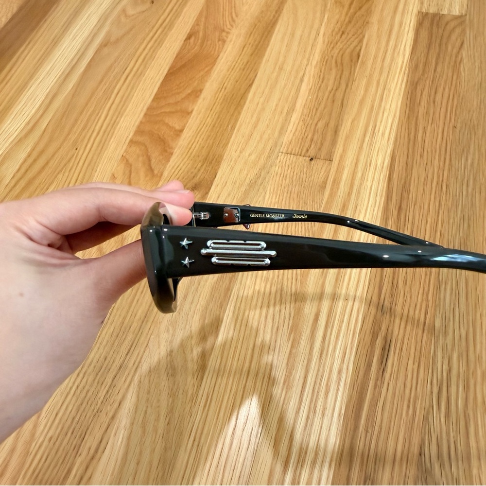 Gentle Monster Jennie Fish Tail Sunglasses - Picture 8 of 12